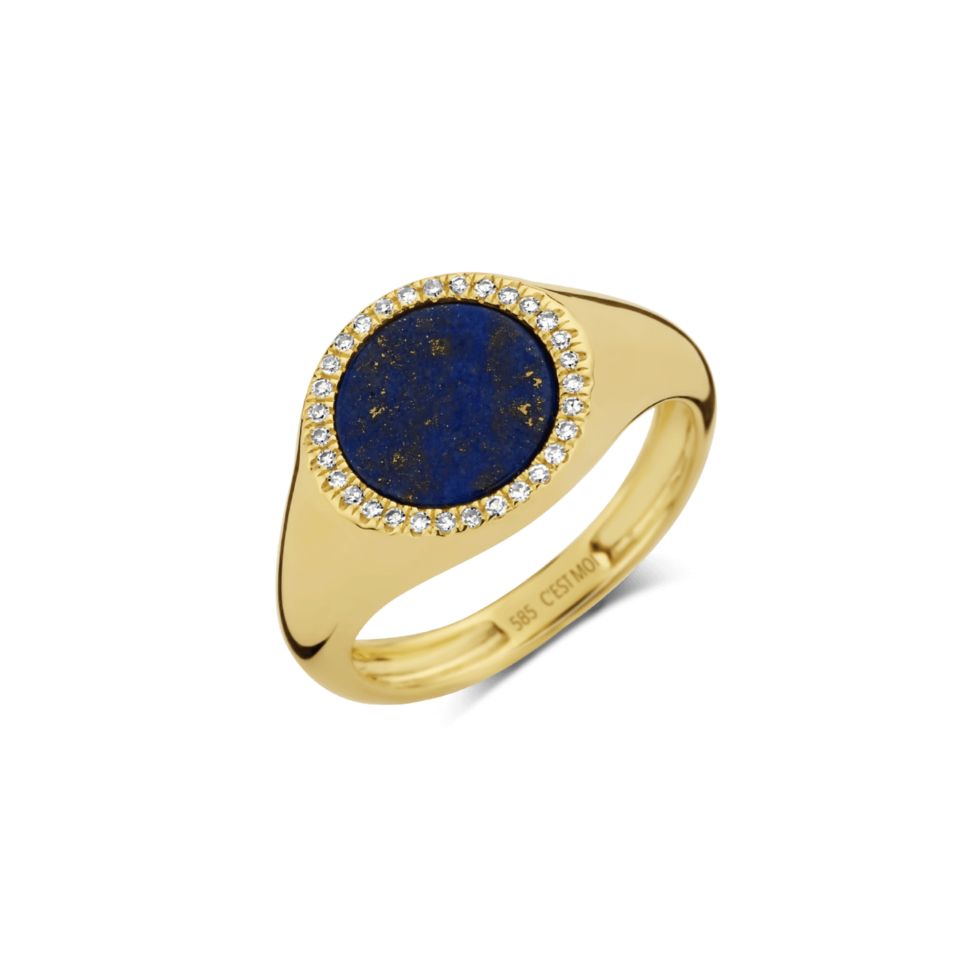 Geelgoude ring gezet met een ronde lapis lazuli steen omringd met kleine diamanten